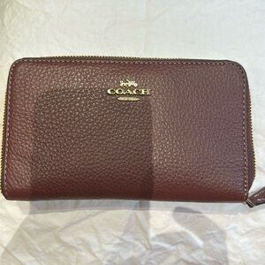 Coach medium zip wallet